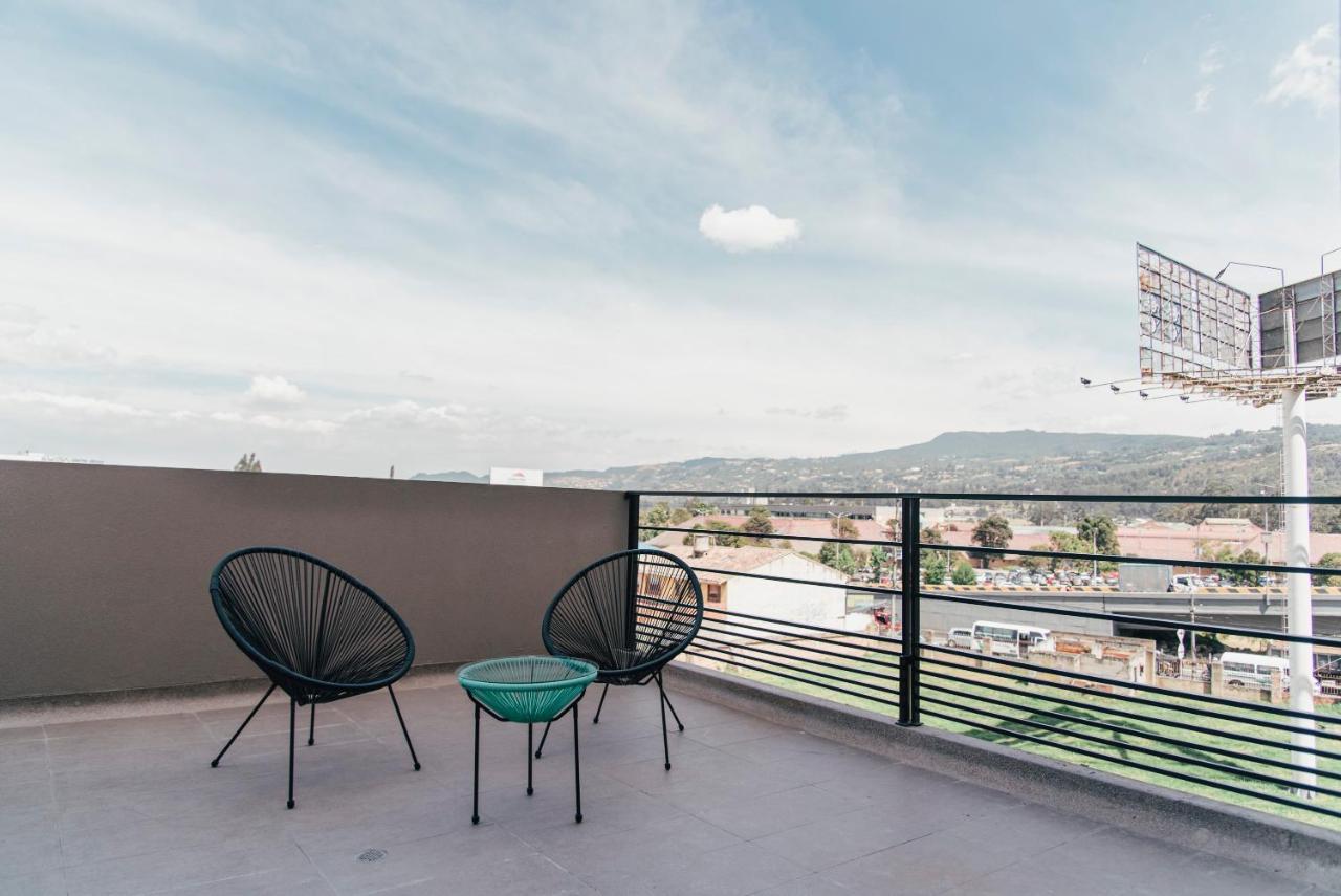 Uma Suites Chía Екстериор снимка